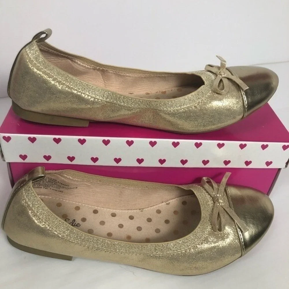 Olive & Edie Taylor Gold Shoes Size‎ 6M